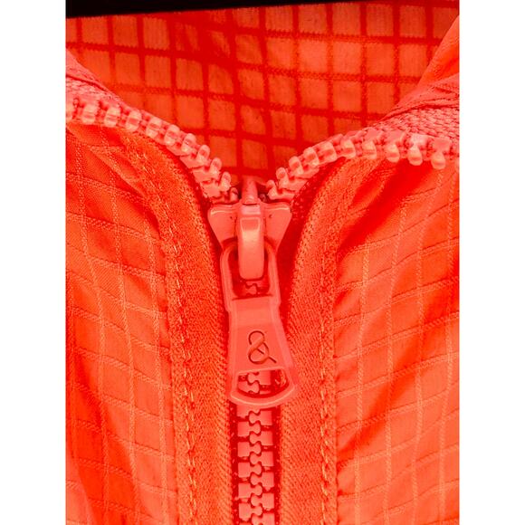 Lou & Grey Ripstop Zip Jacket Electric Coral Color SIze S - Picture 3 of 5